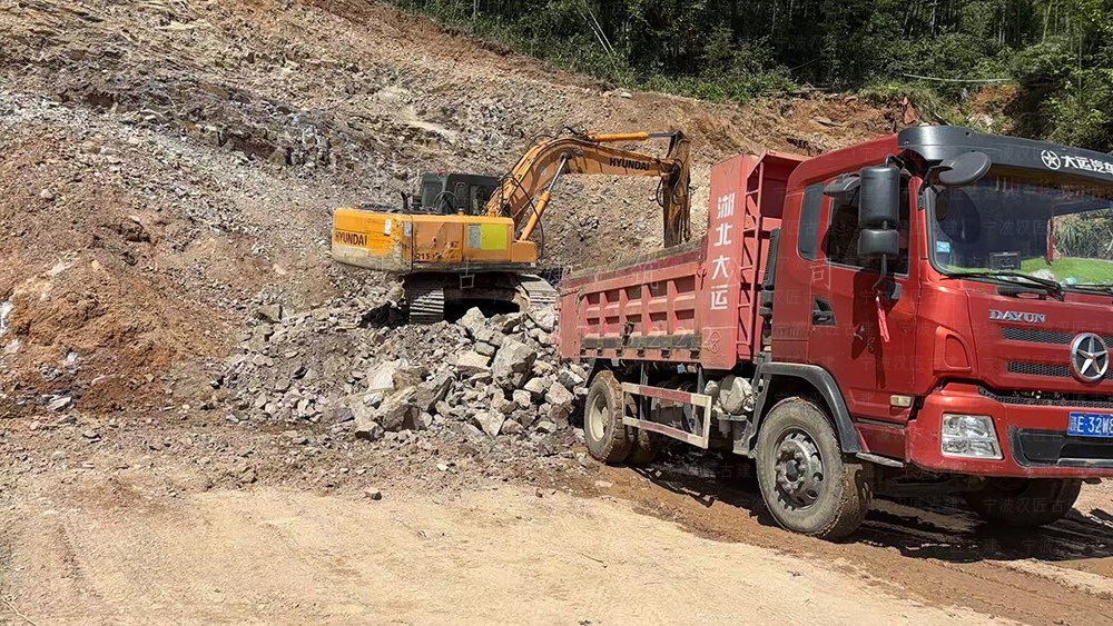 寺院全流程服務(wù)團(tuán)隊：提供全程咨詢，監(jiān)督各階段施工質(zhì)量